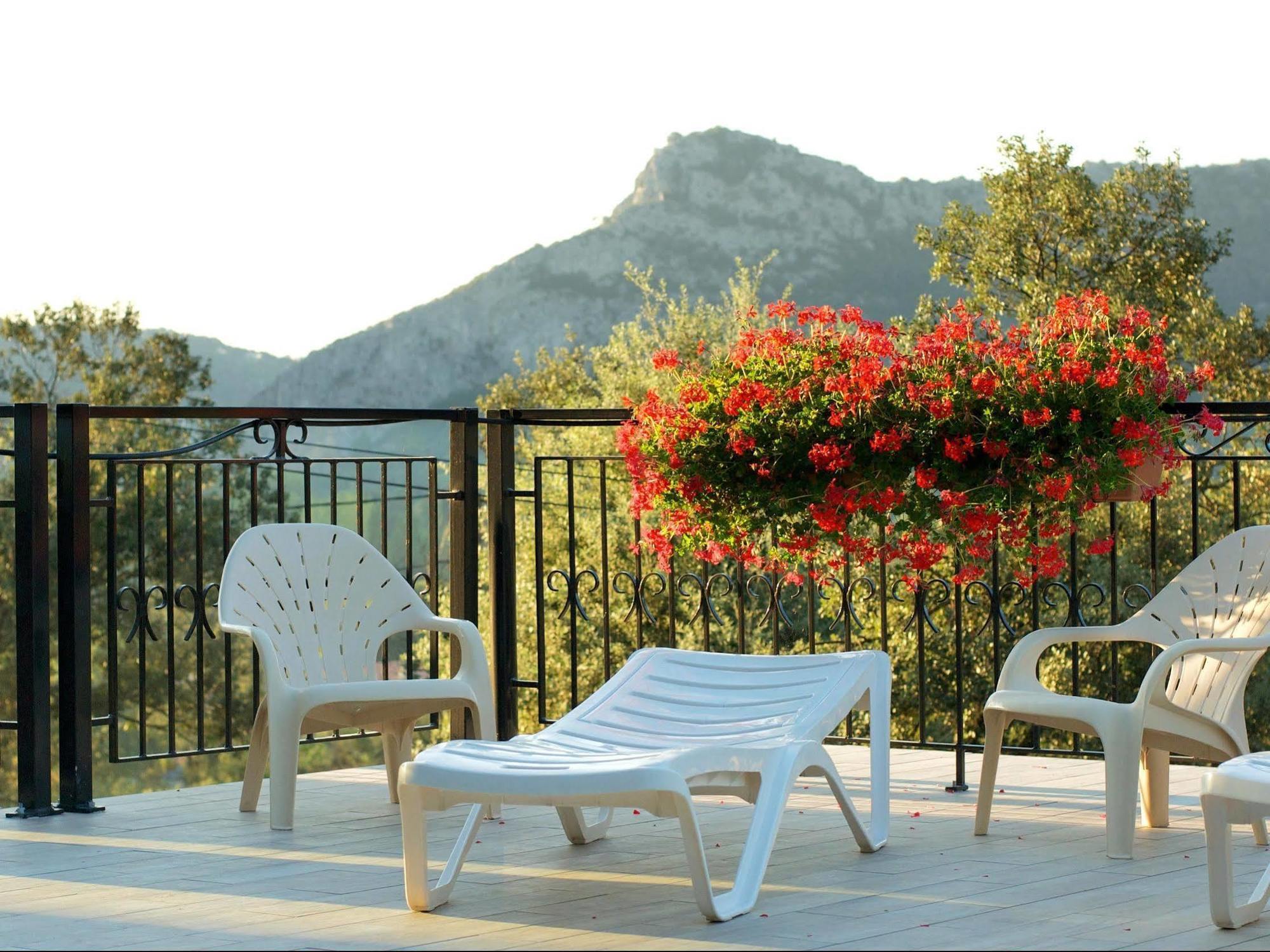 Logis Hotel Restaurant La Porte Des Cevennes Anduze Zewnętrze zdjęcie